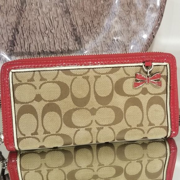 COACH Khaki & Red Accordion Wallet w/ bow charm - Picture 2 of 9